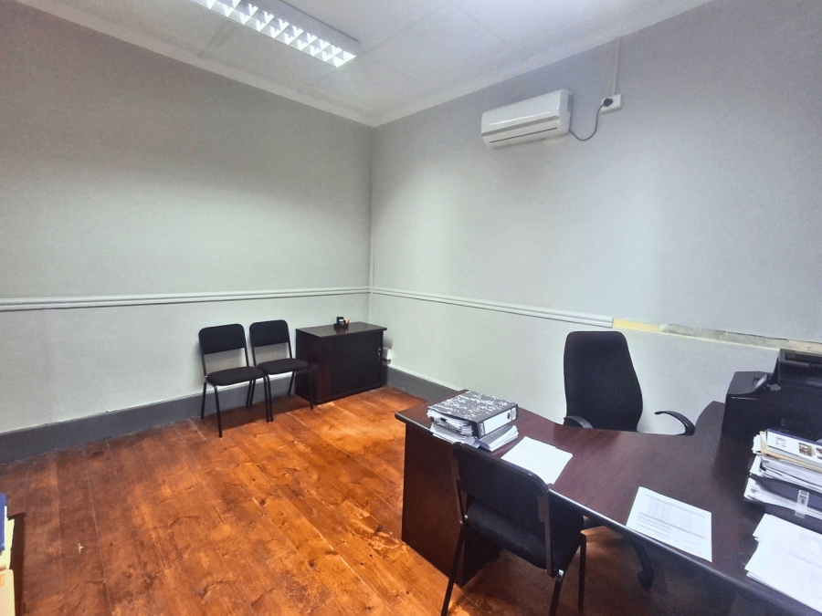 To Let Commercial Property for Rent in Vincent Eastern Cape